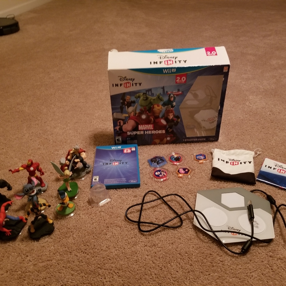 Disney Infinity 2.0 WiiU with tons figurines!!